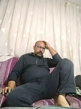 masculine bear daddy online show from December 18, 2025, 4:46 pm