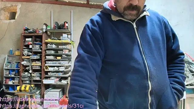 masculine bear daddy online show from December 22, 2025, 4:48 pm