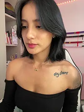 Snapshot of Ale_Lewis chatting on March 6, 2025, 8:27 pm Ale Lewis online show from March 6, 2025, 8:27 pm