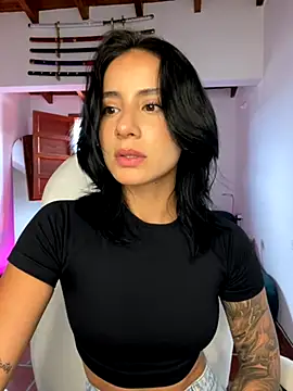 Snapshot of Ale_Lewis chatting on October 3, 2025, 9:23 pm Ale Lewis online show from October 3, 2025, 9:23 pm