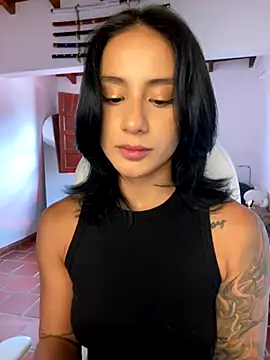 Snapshot of Ale_Lewis chatting on October 9, 2025, 9:02 pm Ale Lewis online show from October 9, 2025, 9:02 pm