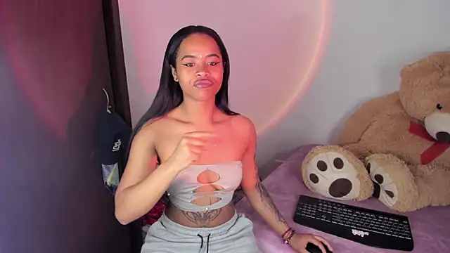 Mia damm online show from September 12, 2025, 4:34 am