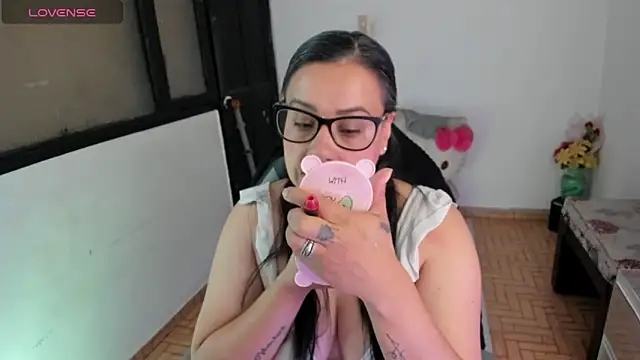 smile sweetpao online show from February 17, 2026, 12:12 pm