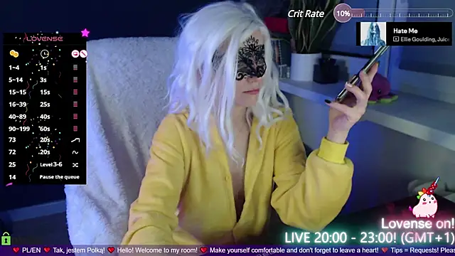 strawberry muffin online show from December 20, 2024, 7:17 pm