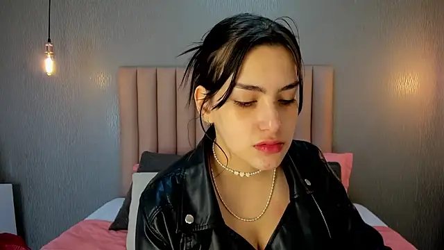 Alexa Thaylor  online show from March 7, 2025, 2:34 pm