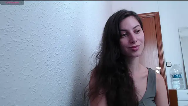  Hot Lady  online show from September 18, 2025, 12:18 pm