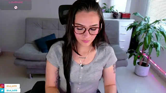 ImLui lu online show from February 7, 2025, 10:09 pm