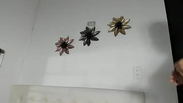 sarita loven online show from March 22, 2025, 3:41 am