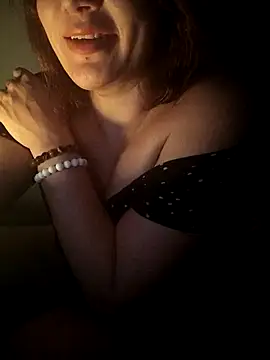 Snapshot of ROXOLANAA_SEXY chatting on October 25, 2025, 10:26 pm ROXOLANAA SEXY online show from October 25, 2025, 10:26 pm