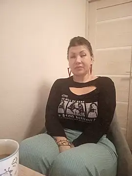 Snapshot of ROXOLANAA_SEXY chatting on November 15, 2025, 2:02 pm ROXOLANAA SEXY online show from November 15, 2025, 2:02 pm