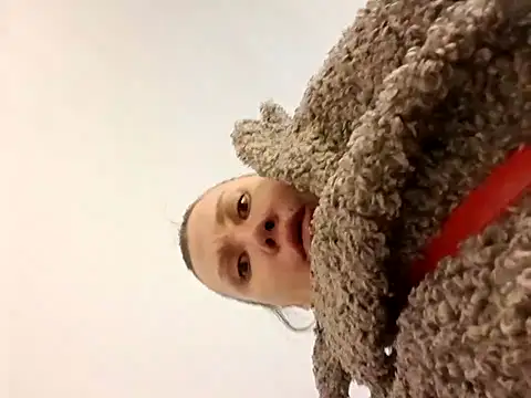 Snapshot of ROXOLANAA_SEXY chatting on December 16, 2025, 3:06 pm ROXOLANAA SEXY online show from December 16, 2025, 3:06 pm