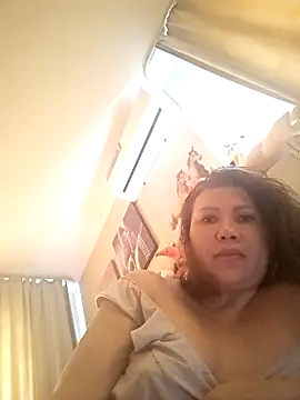 Snapshot of ROXOLANAA_SEXY chatting on December 20, 2025, 8:43 am ROXOLANAA SEXY online show from December 20, 2025, 8:43 am