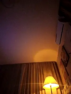 Snapshot of ROXOLANAA_SEXY chatting on January 14, 2026, 3:34 am ROXOLANAA SEXY online show from January 14, 2026, 3:34 am