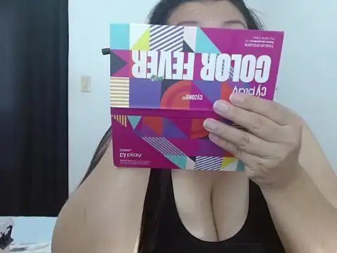 Victoriaevans1 online show from October 3, 2025, 3:31 pm