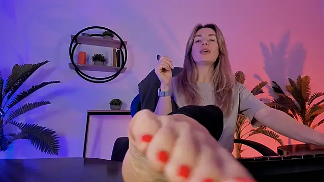 RebeccaMartinez online show from January 19, 2025, 12:06 pm