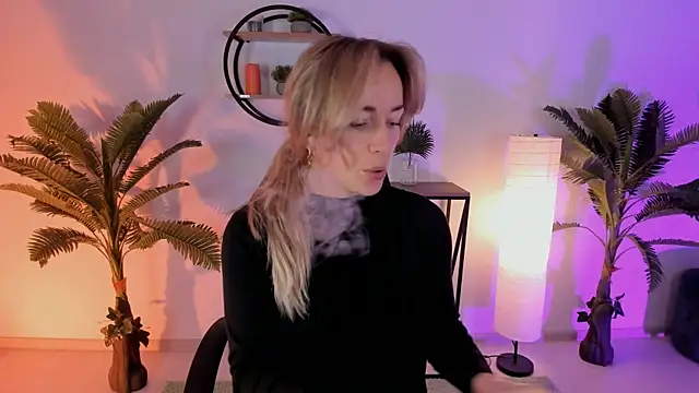 RebeccaMartinez online show from February 1, 2025, 7:15 am