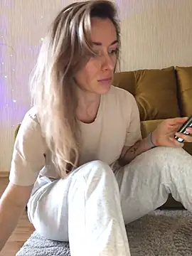 RebeccaMartinez online show from March 1, 2025, 11:06 am