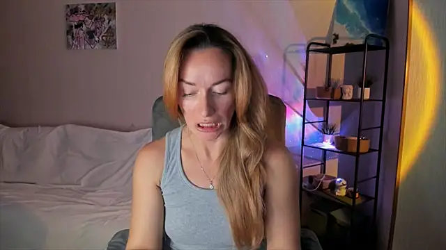 RebeccaMartinez online show from October 5, 2025, 11:19 am