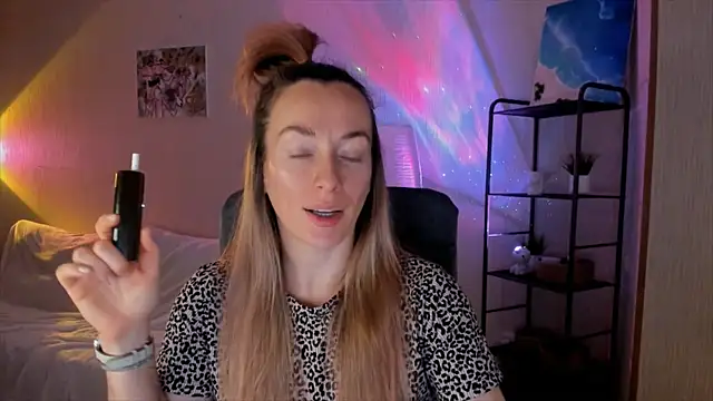 RebeccaMartinez online show from December 15, 2025, 6:06 am