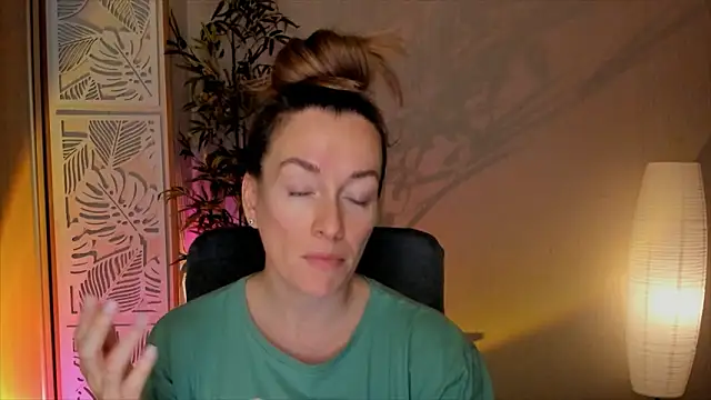 RebeccaMartinez online show from February 15, 2026, 5:48 am