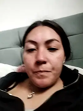 katha steele  online show from October 31, 2025, 5:36 pm