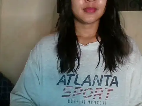  smiling4u  online show from June 9, 2026, 2:06 pm