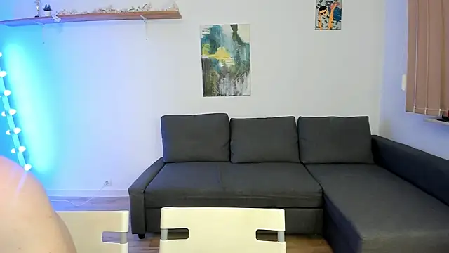 PollyFlame online show from April 11, 2026, 7:51 pm