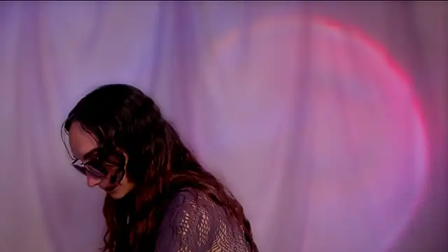  lh  online show from April 6, 2026, 3:02 pm