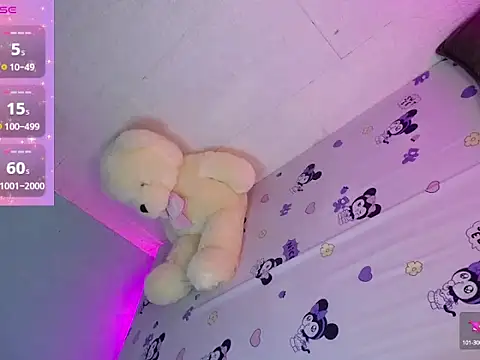 katie white online show from October 6, 2025, 12:57 pm