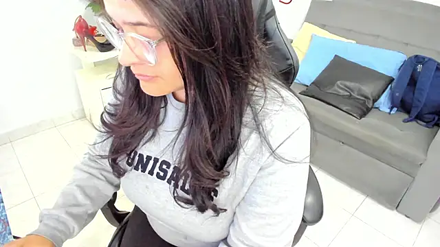 Snapshot of BellaFlaming chatting on February 21, 2025, 2:59 pm BellaFlaming online show from February 21, 2025, 2:59 pm