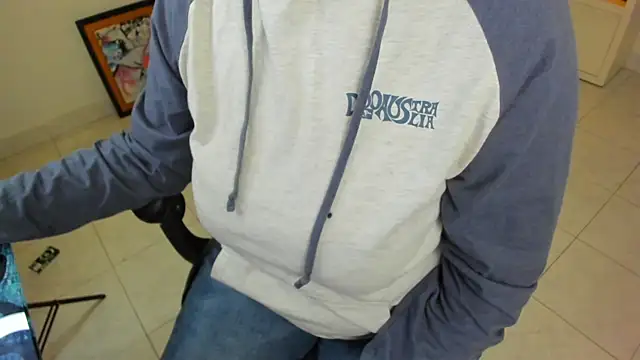 BellaFlaming online show from April 9, 2026, 11:04 am