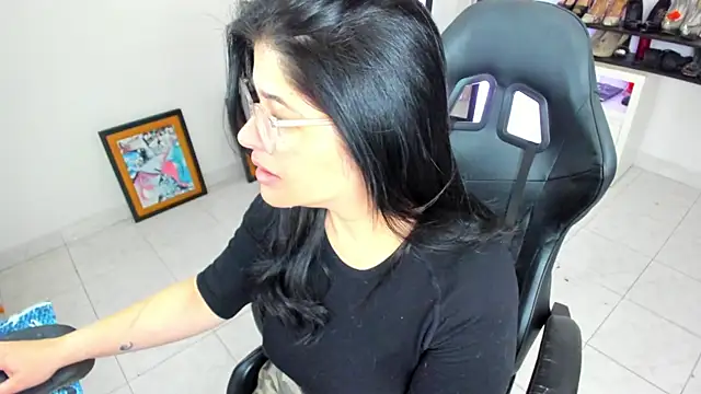 BellaFlaming online show from April 11, 2026, 11:25 am