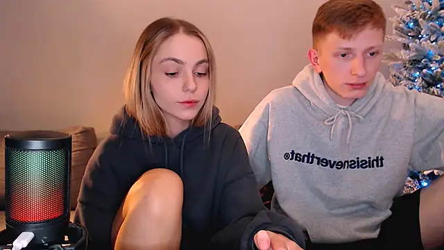 juliaanddima online show from January 8, 2026, 10:23 pm