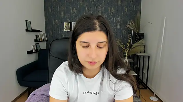 Snapshot of Linda_EX chatting on December 2, 2024, 7:47 am Linda EX online show from December 2, 2024, 7:47 am