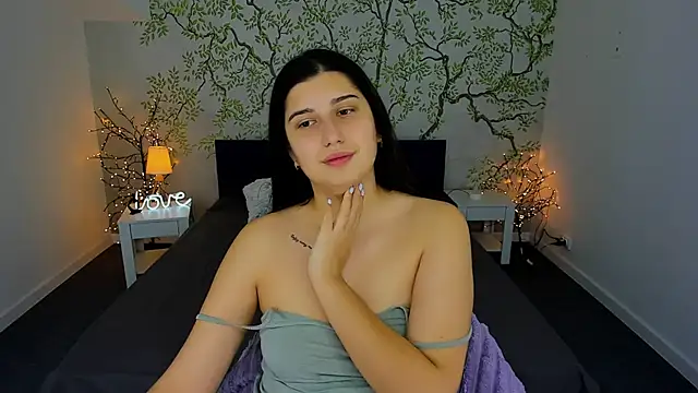 Snapshot of Linda_EX chatting on December 4, 2024, 6:11 am Linda EX online show from December 4, 2024, 6:11 am