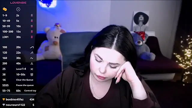 Emily Mo online show from January 9, 2025, 10:09 am