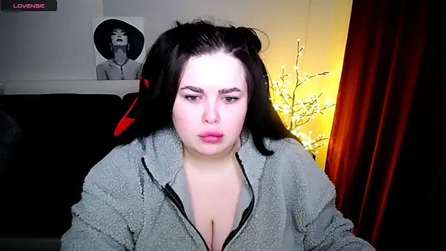 Emily Mo online show from February 1, 2025, 6:32 am