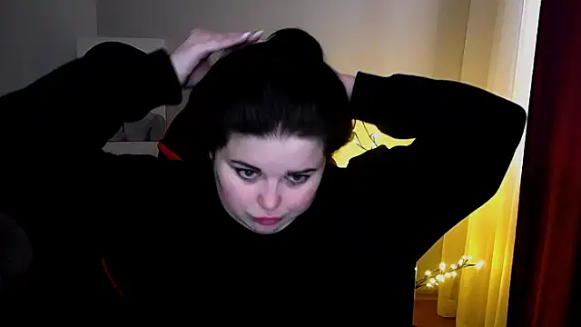 Emily Mo online show from February 18, 2025, 11:33 am