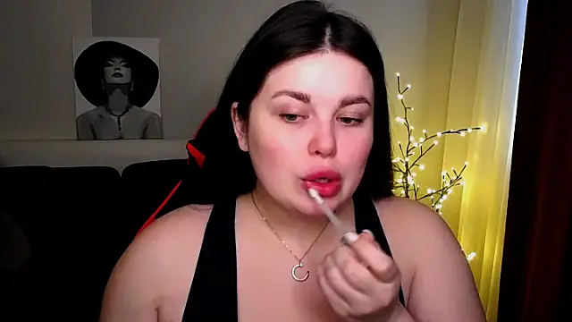 Emily Mo online show from February 19, 2025, 6:44 am