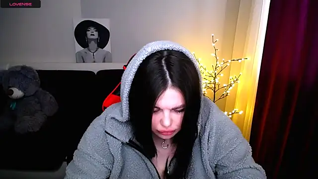 Emily Mo online show from February 26, 2025, 11:09 am