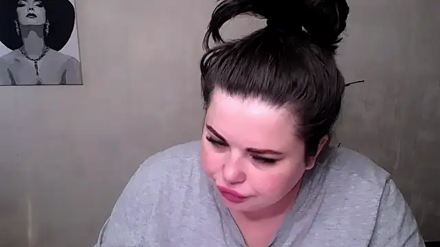 Emily Mo online show from September 16, 2025, 5:41 am