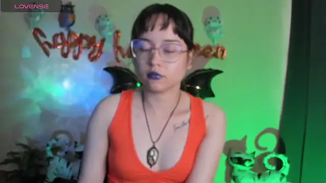 shantalc3rezo online show from October 17, 2025, 8:00 pm