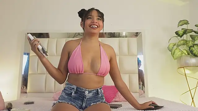 Anais aradia online show from February 11, 2025, 8:15 am