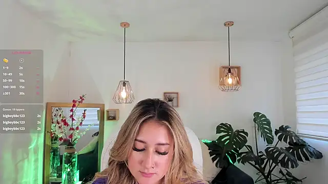 Snapshot of dina_ride chatting on March 17, 2025, 4:54 pm dina ride online show from March 17, 2025, 4:54 pm