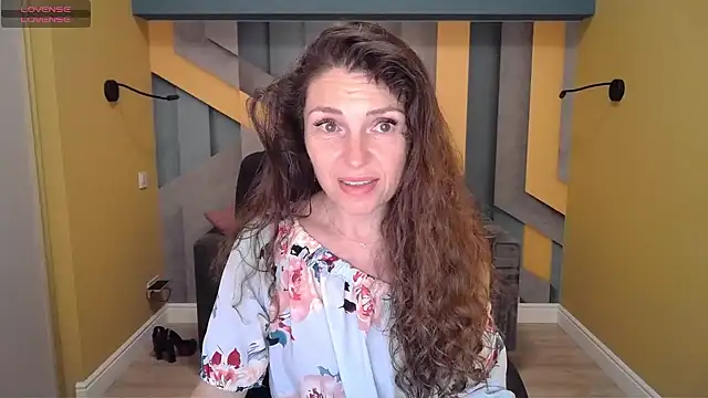 Snapshot of EllaLong chatting on February 1, 2025, 12:58 pm EllaLong online show from February 1, 2025, 12:58 pm