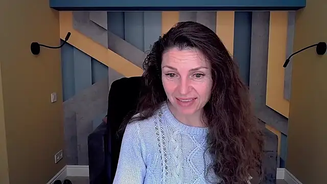 Snapshot of EllaLong chatting on October 24, 2025, 11:39 am EllaLong online show from October 24, 2025, 11:39 am