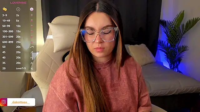 dakottaa  online show from November 11, 2025, 12:21 am