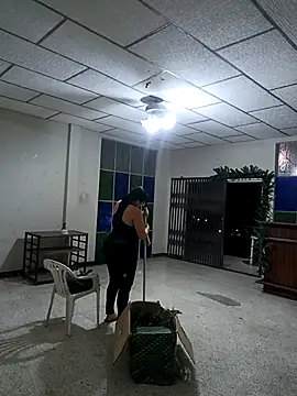 DanelyLopez online show from December 19, 2025, 1:34 am