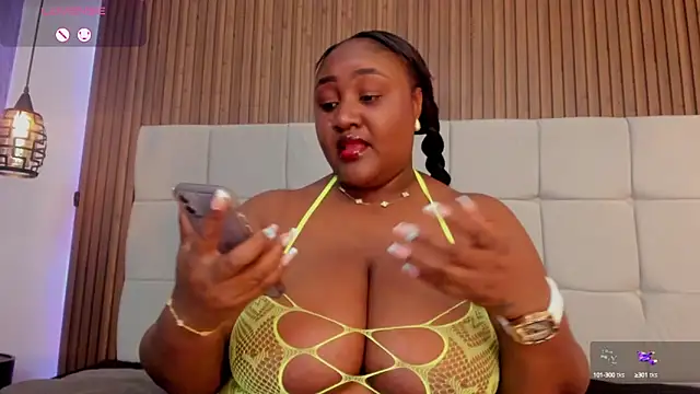 Snapshot of Saravy_Blandon chatting on September 12, 2025, 10:59 am Saravy Blandon online show from September 12, 2025, 10:59 am