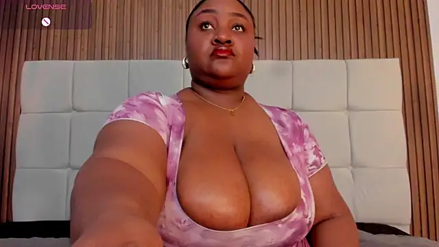 Snapshot of Saravy_Blandon chatting on September 16, 2025, 11:00 am Saravy Blandon online show from September 16, 2025, 11:00 am